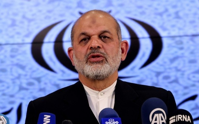 (Arquivo) O ministro do Interior do Irã, Ahmad Vahidi