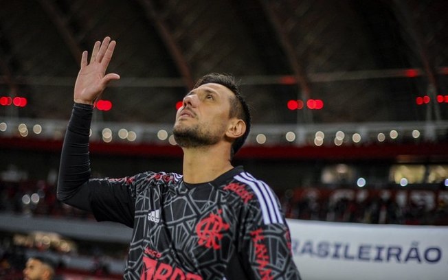 Dorival explica retorno de Diego Alves no gol do Flamengo: 'Ele está em totais condições'