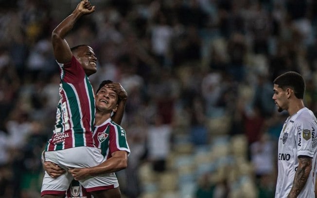 Fluminense vence em jogo de oito gols e impede Atlético-MG de assumir a liderança do Brasileirão
