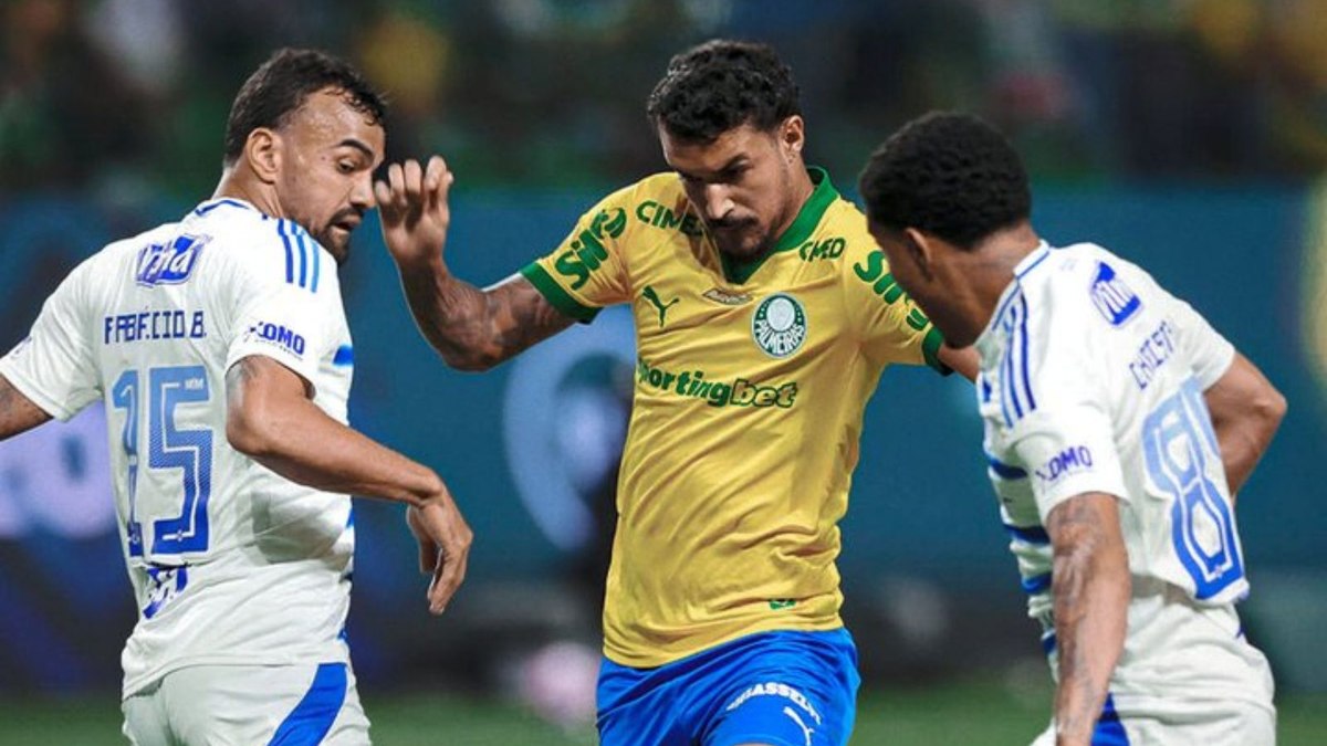 Palmeiras e Cruzeiro empatam em jogo pelo Campeonato Brasileiro Palmeiras e Cruzeiro empatam em jogo pelo Campeonato Brasileiro