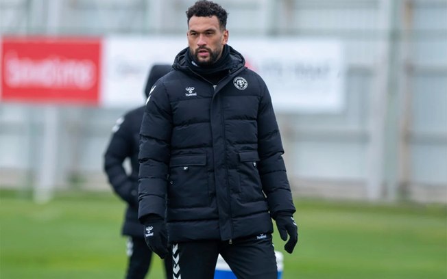 Ex-zagueiro Steven Caulker defendeu a seleção inglesa Ex-zagueiro Steven Caulker defendeu a seleção inglesa