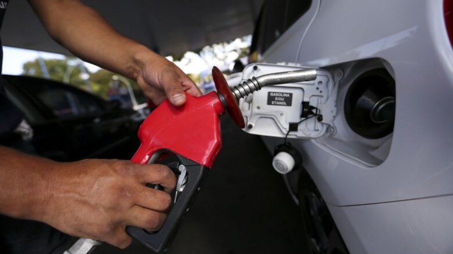 Gasolina caiu mais 14% em um mês, aponta dados da Ticket Log