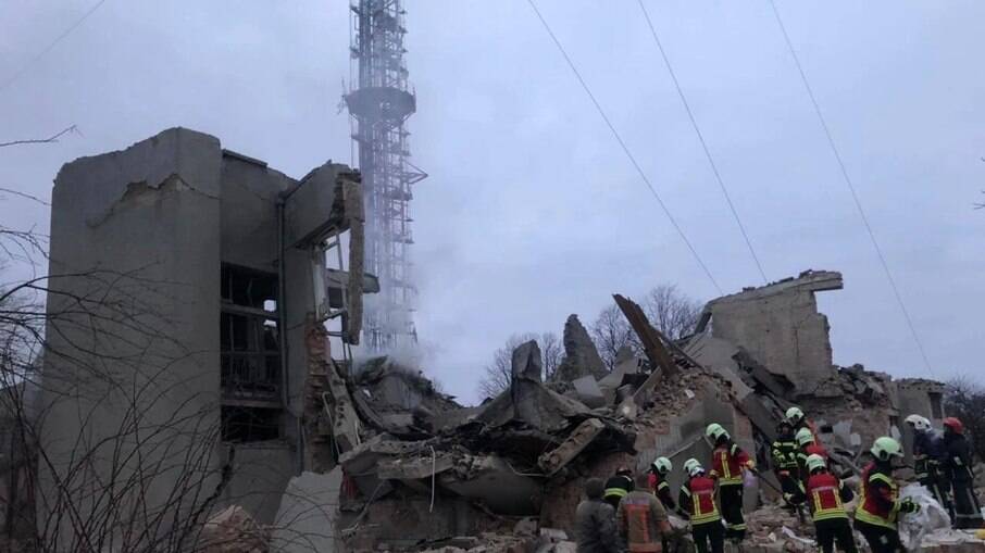 Torre de TV foi bombardeada em Antopil, na ucrânia