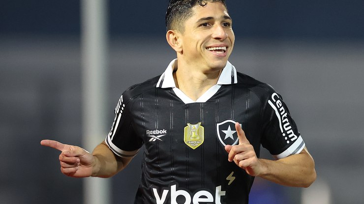 Os 3 motivos que fizeram Botafogo liberar Savarino para o Flu