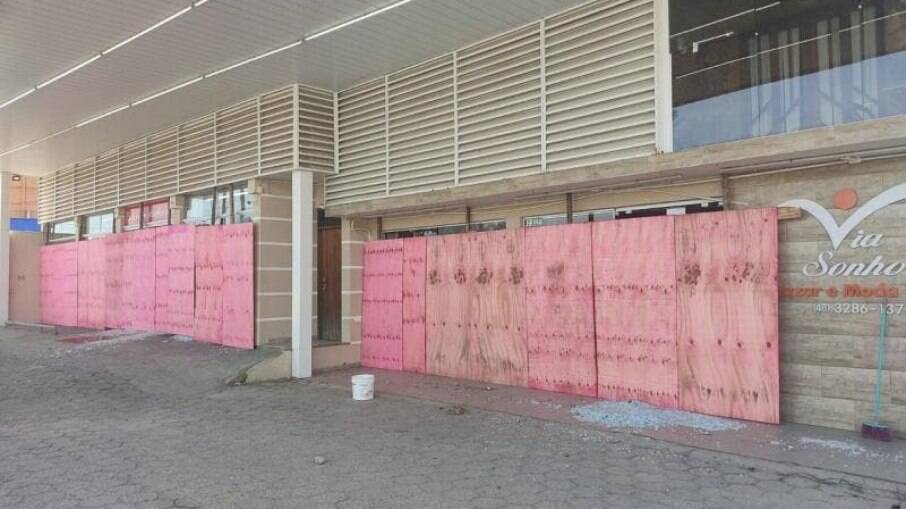 Supermercado depredado depois do assassinato do homem de 44 anos