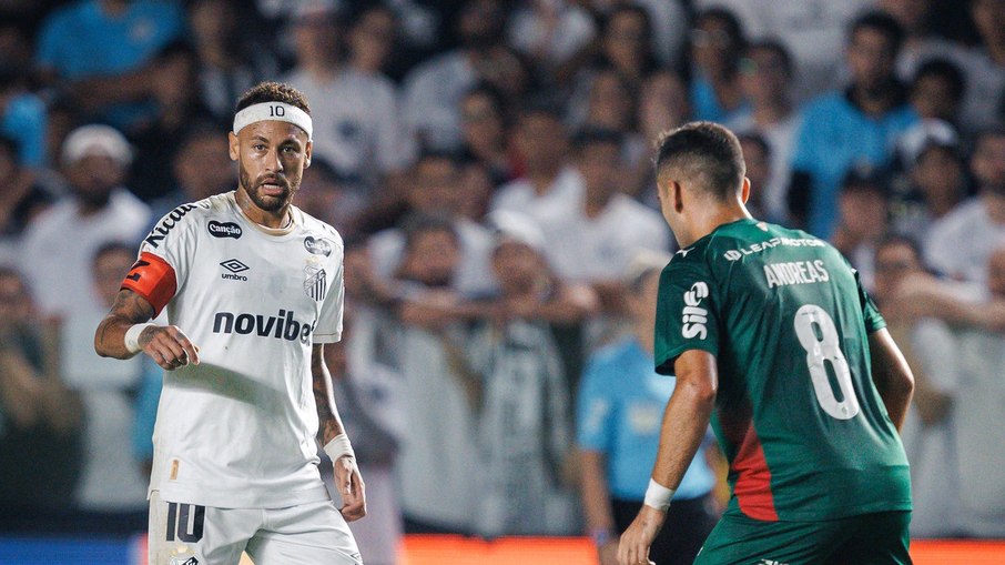 Neymar foi substituído no intervalo de jogo entre Santos e Palmeiras Neymar foi substituído no intervalo de jogo entre Santos e Palmeiras