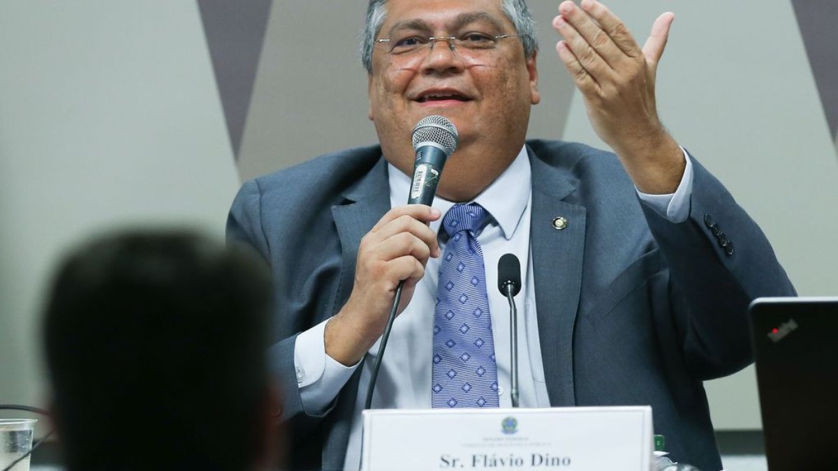 Ministro da Justiça e Segurança Pública, Flávio Dino, participa de audiência na Comissão de Segurança Pública do Senado