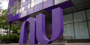 Nubank pretende obter licença bancária em 2026; veja o que muda