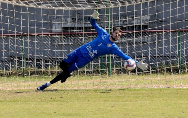 Para Thomazella, má fase do Corinthians não muda esquema da Portuguesa