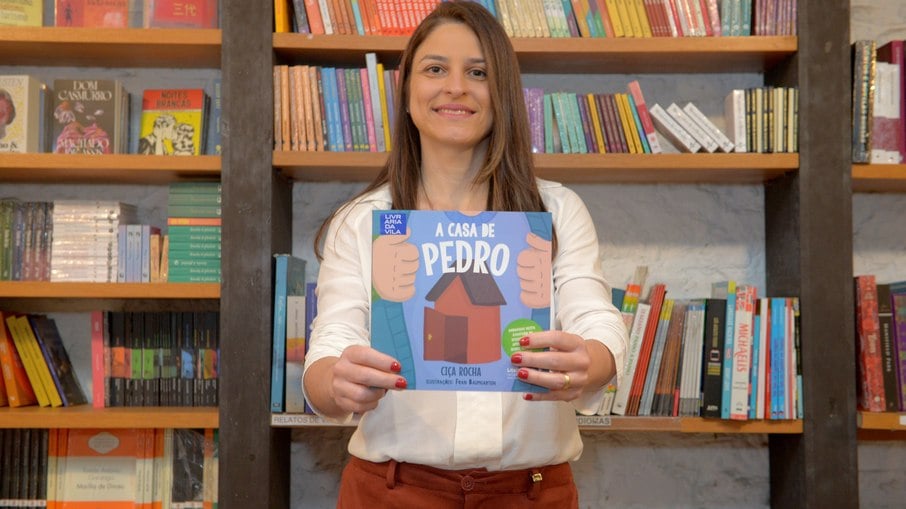 Cecília Rocha - psicóloga arteterapeuta e autora do livro 