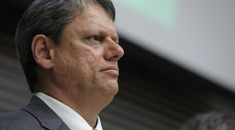 Após crise renal, Tarcísio de Freitas é medicado e suspende agenda 