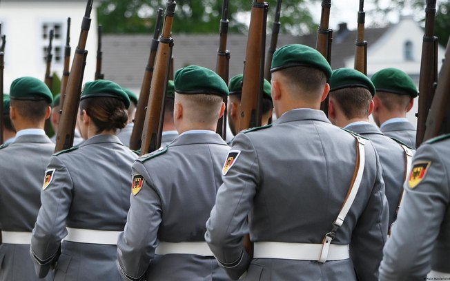 Foram registrados tanto casos em que membros da Bundeswehr teriam sido vítimas quanto aqueles em que foram acusados