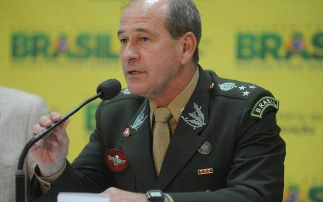 General Fernando Azevedo Silva anunciou futuros comandantes das Forças Armadas nesta quarta-feira (21)