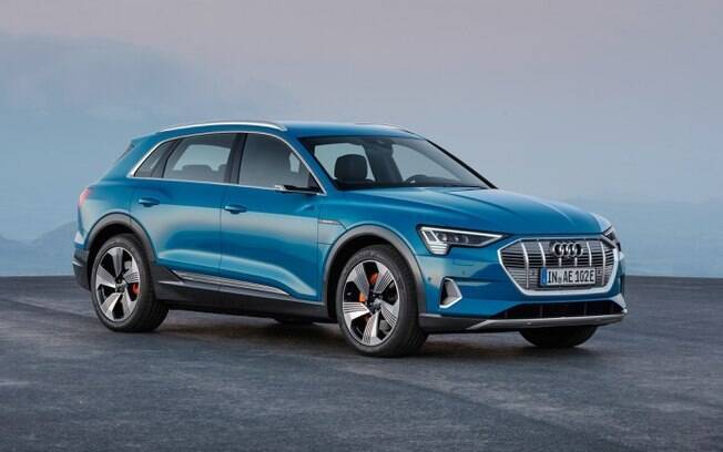 Audi e-tron é o novo SUV 100% elétrico da marca alemã. Seu principal rival é o Jaguar I-Pace