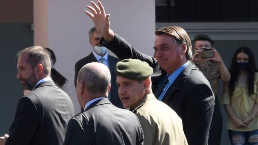 Bolsonaro e Exército Bolsonaro e Exército