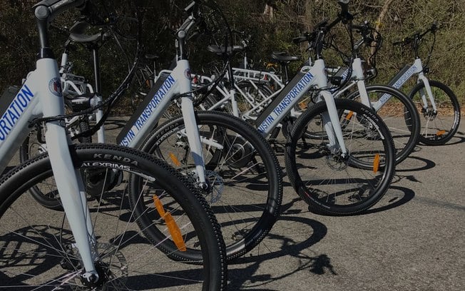 E-bikes são uma forma custosa de reduzir as emissões de carbono, mas promovem saúde