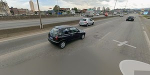 Motorista de ônibus morre em batida com carreta na Fernão Dias