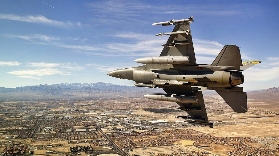 Caça F-16