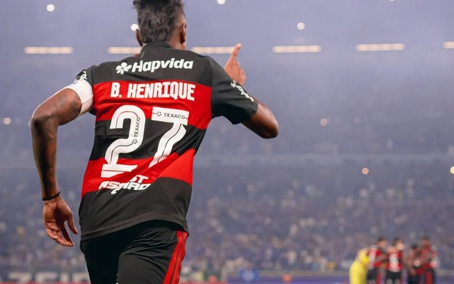 Bruno Henrique, do Flamengo, reclama da não expulsão de Matheus Henrique, do Cruzeiro Bruno Henrique, do Flamengo, reclama da não expulsão de Matheus Henrique, do Cruzeiro
