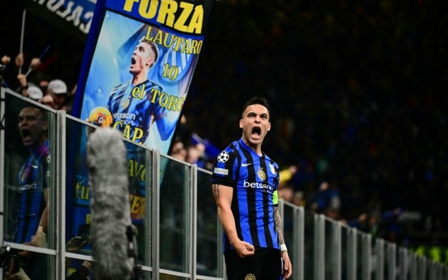 Lautaro Martínez comemora seu gol no empate da Inter de Milão com o Bayern de Munique, que levou os italianos às semifinais da Liga dos Campeões em Milão na Itália, em 16 de abril de 2025 Lautaro Martínez comemora seu gol no empate da Inter de Milão com o Bayern de Munique, que levou os italianos às semifinais da Liga dos Campeões em Milão na Itália, em 16 de abril de 2025