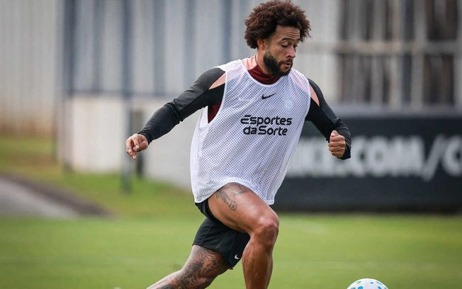 Atacante perdeu treino após sofrer com vômitos e dores abdominais Atacante perdeu treino após sofrer com vômitos e dores abdominais