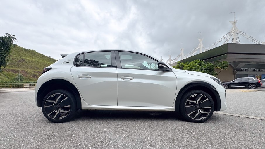 Peugeot 208 GT Hybrid