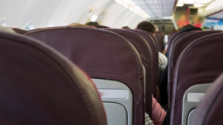 Companhia passará a cobrar para passageiros reclinarem assentos