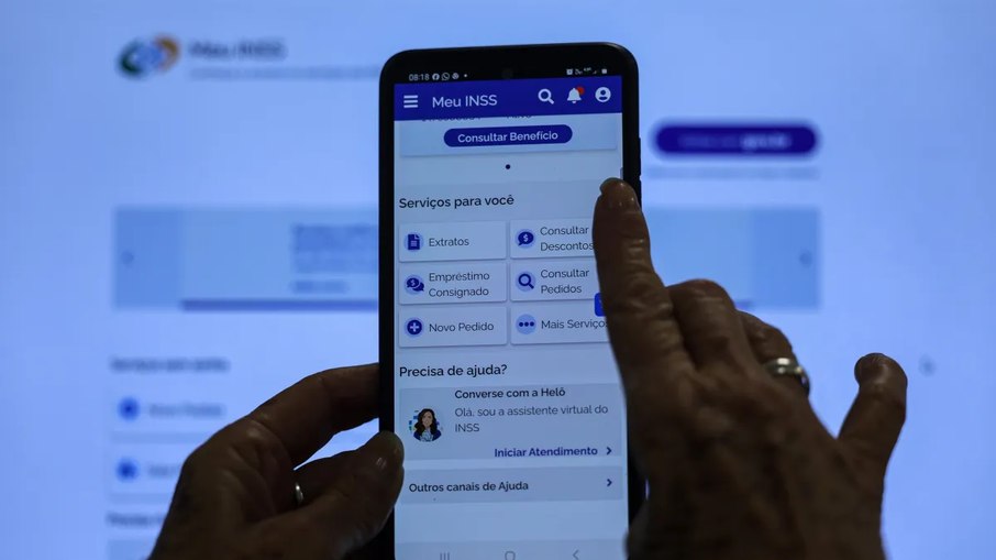 Aposentados e pensionistas do Instituto Nacional do Seguro Social (INSS) podem pedir a devolução de valores descontados indevidos Aposentados e pensionistas do Instituto Nacional do Seguro Social (INSS) podem pedir a devolução de valores descontados indevidos