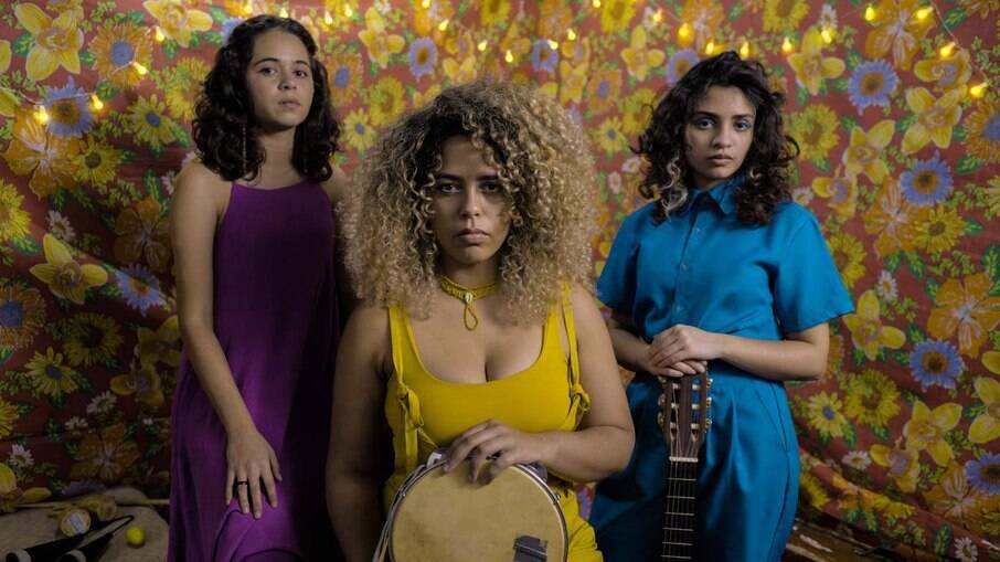 O trio As Despejadas foi formado no bairro do Pimentas por Lidia Martiniano, Nataly Ferreira e Vitória Silva.