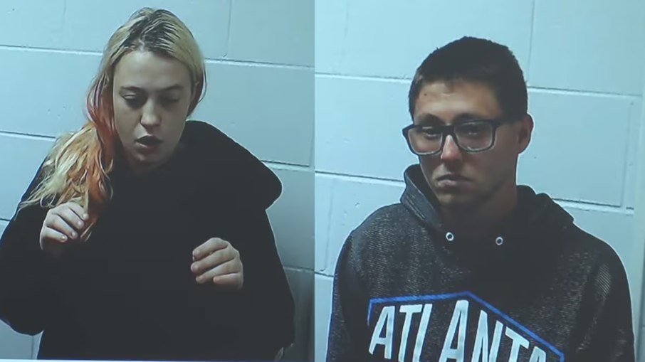 Akayla e Justin Bearden, acusados de negligenciar cuidados aos filhos Akayla e Justin Bearden, acusados de negligenciar cuidados aos filhos