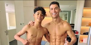 Pai e filho: Al-Nasr almeja Cristiano Ronaldo Jr. no profissional
