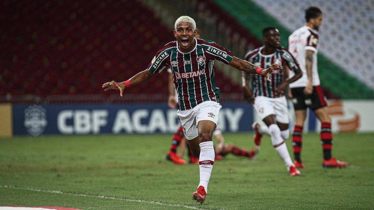 John Kennedy é afastado do elenco do Fluminense por atos de indisciplina