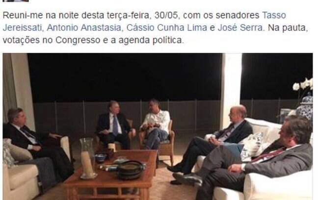 Aécio Neves postou foto e afirmou que 