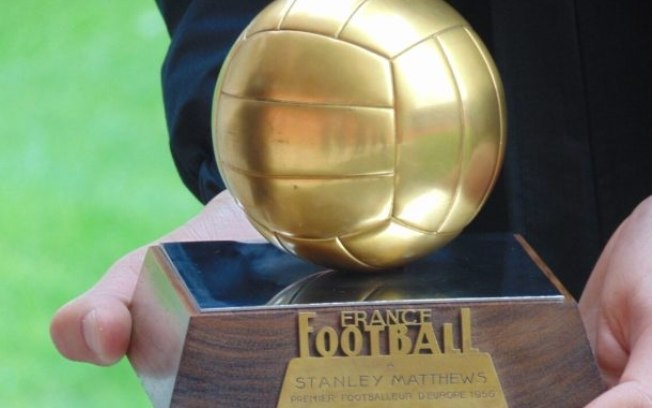 Primeira Bola de Ouro da história foi conquistada por Stanley Matthews, da Inglaterra, em 1956