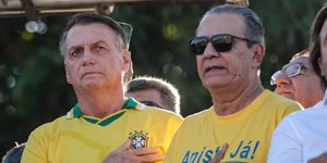 Prazo para defesa de Bolsonaro explicar risco de fuga acaba hoje