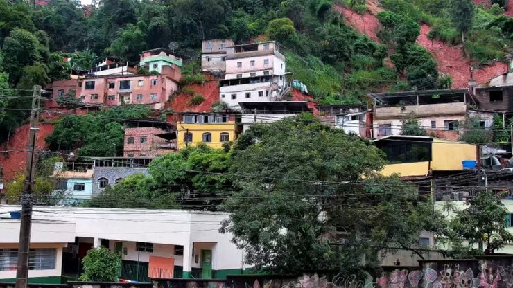 Sobe para 36 o número de mortos pela chuva em Juiz de Fora e Ubá