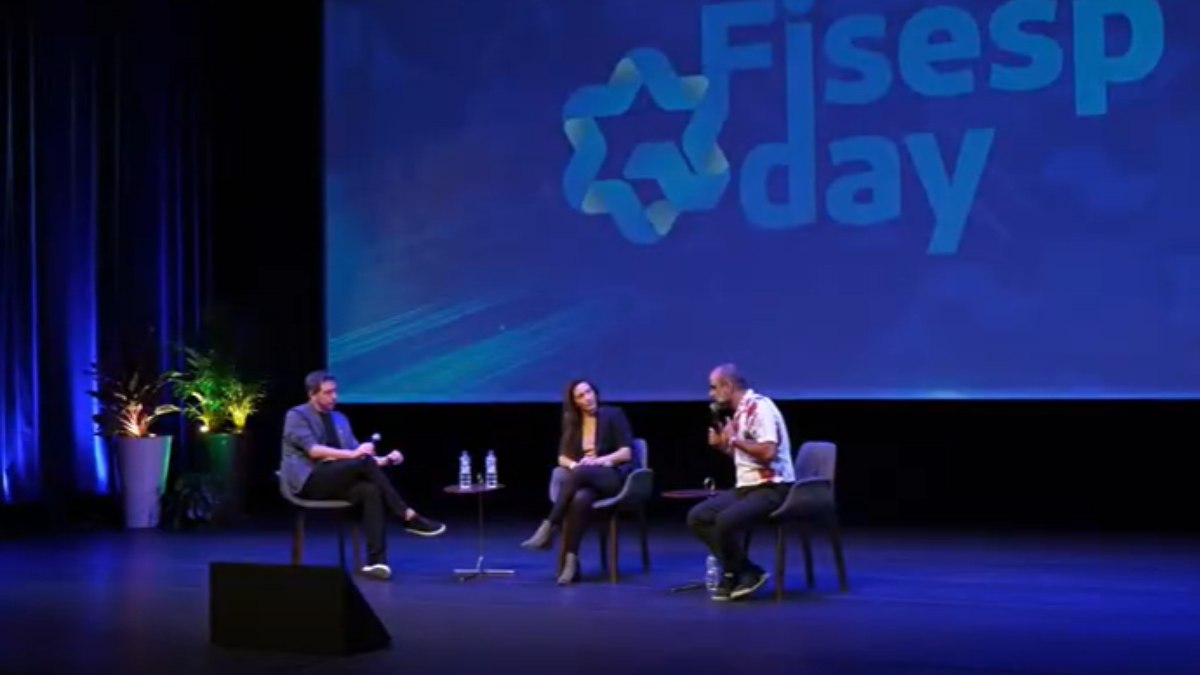 Os atores Yaakov Zada Daniel e Meirav Shirom, da série Fauda, da Netflix, durante painel sobre os bastidores da produção e a relação entre ficção e realidade, no Fisesp Day, realizado neste domingo (18), em São Paulo.