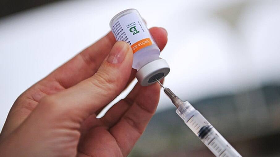 Covid-19: Rio suspende vacinação de grávidas por falta de doses
