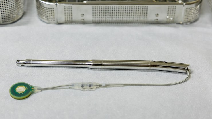 Dispositivo inédito permite crescer até 8 cm com controle remoto
