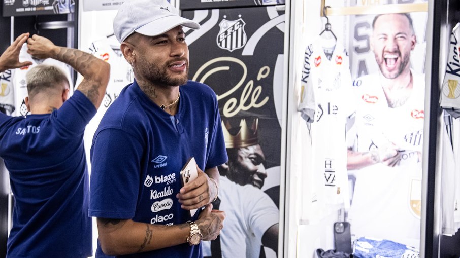 Neymar faz pedidos e dá dicas para reformas no Santos Neymar faz pedidos e dá dicas para reformas no Santos