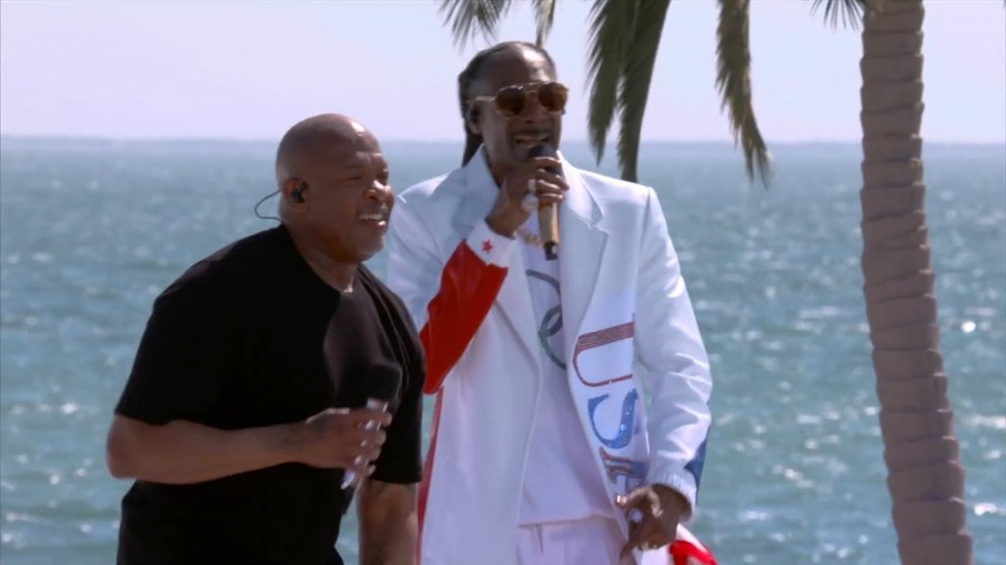 Snoop Dogg cantando em Los Angeles