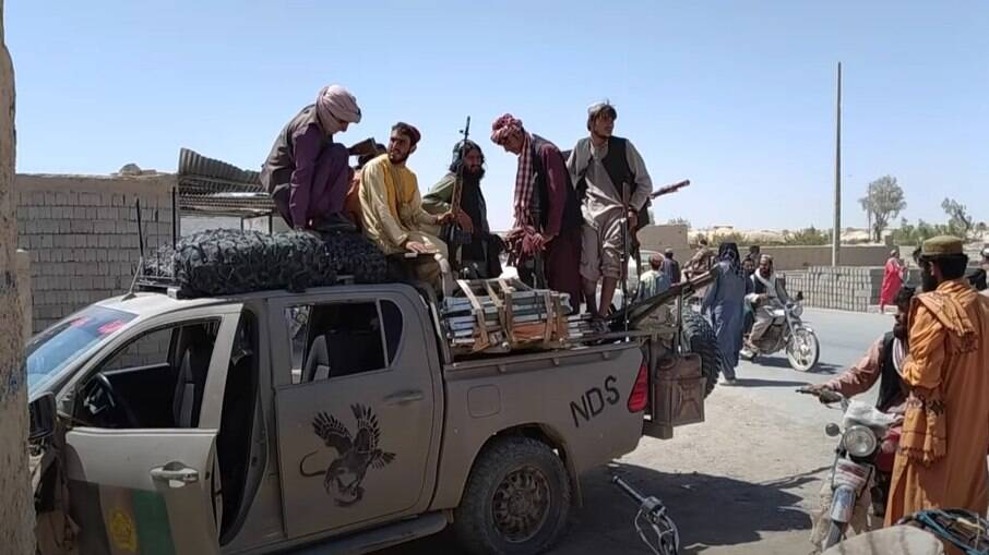 Crise no Afeganistão: EUA acusam Talibã de barrar afegãos a querem sair do país