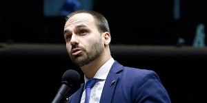 Eduardo Bolsonaro sugere intervenção militar dos EUA no Brasil