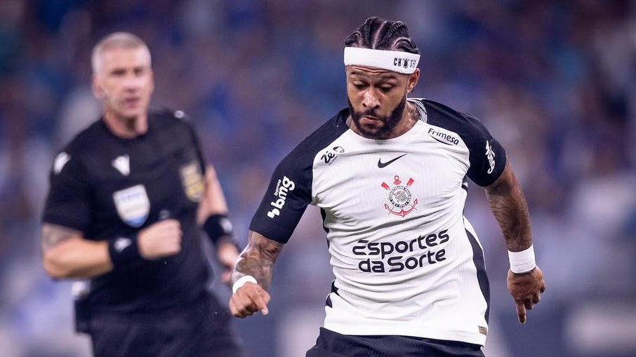 Corinthians anunciou a saída de Memphis Depay