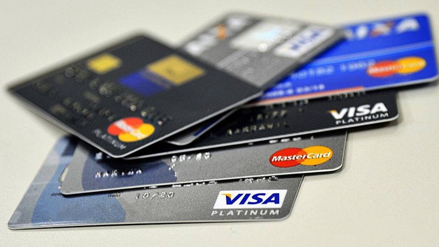 Cartões de débito e pré-pagos terão taxas limitadas aos comerciantes, decide BC