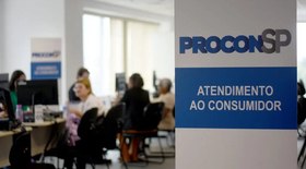 Socorristas conseguem chegar até brasileira presa em vulcão