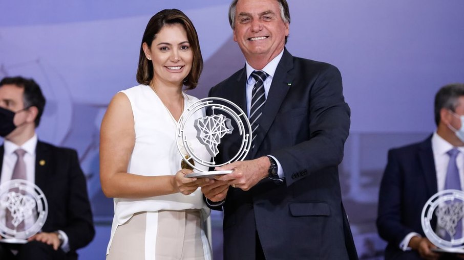 Michelle Bolsonaro e o ex-presidente, Jair Bolsonaro (PL)