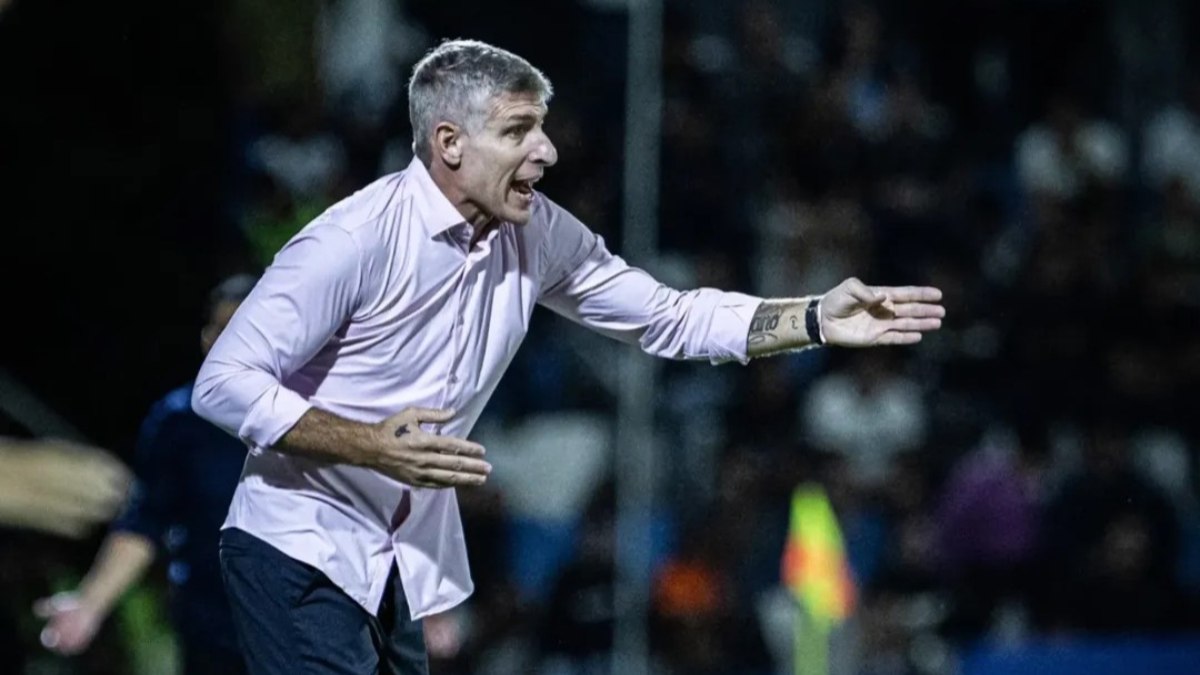 Novo técnico do Fortaleza, Palermo já perdeu três pênaltis em um jogo e é rival de Riquelme