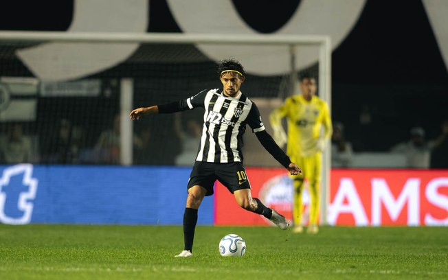 Gustavo Scarpa analisou a atuação do Atlético contra o Santos