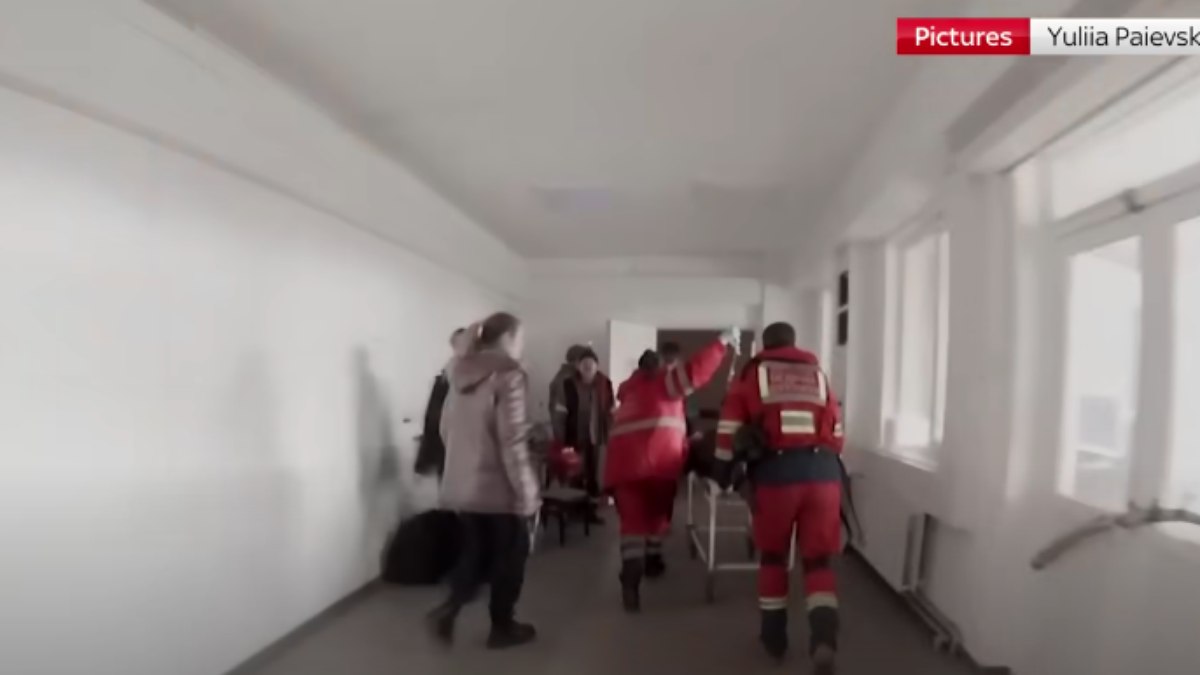Médico atendem vítimas da guerra na Ucrânia